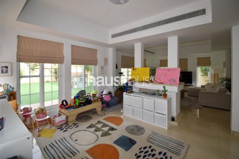 Villa i Arabian Ranches, Dubai, UAE 4 soveværelser, 401 kvm № 627034