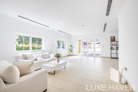 Vilă de închiriat în Jumeirah Park, Dubai, EAU 3 dormitoare, 327.67 mp.  №412237 - poză 3