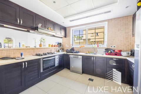 Vilă de închiriat în Jumeirah Park, Dubai, EAU 3 dormitoare, 327.67 mp.  №412237 - poză 6