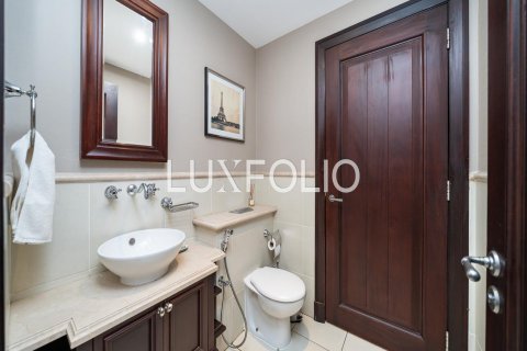 Apartamento en alquiler en Old Town, Dubai, EAU 2 dormitorios, 126 m2 № 628050 - foto 25