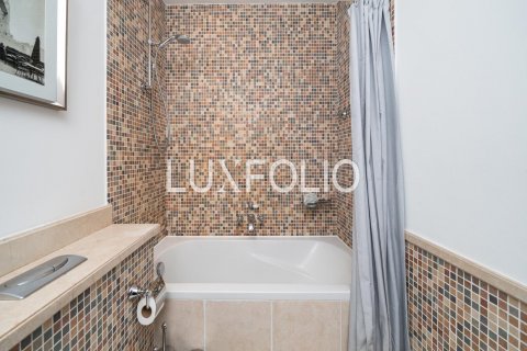 Apartamento en alquiler en Old Town, Dubai, EAU 2 dormitorios, 126 m2 № 628050 - foto 24