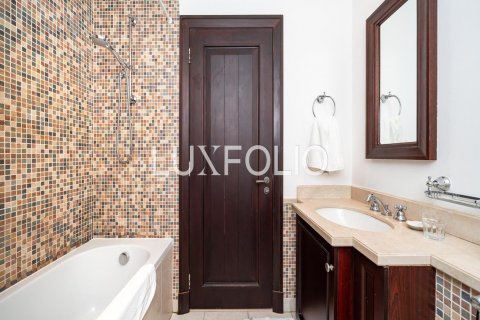Apartamento en alquiler en Old Town, Dubai, EAU 2 dormitorios, 126 m2 № 628050 - foto 17