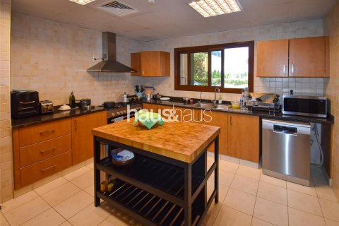 Rijtjeshuis te huur in Jumeirah Islands, Dubai, VAE 4 slaapkamers, 337 vr.m., nr 626696 - foto 2