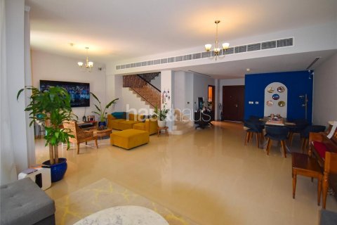 Rijtjeshuis te huur in Jumeirah Islands, Dubai, VAE 4 slaapkamers, 337 vr.m., nr 626696 - foto 3