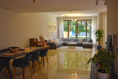 Rijtjeshuis te huur in Jumeirah Islands, Dubai, VAE 4 slaapkamers, 337 vr.m., nr 626696 - foto 9