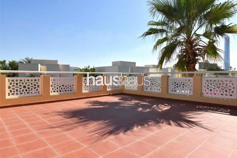 Vila di Meadows, Dubai, UAE 4 bilik tidur, 390 meter persegi № 626698 - foto 15