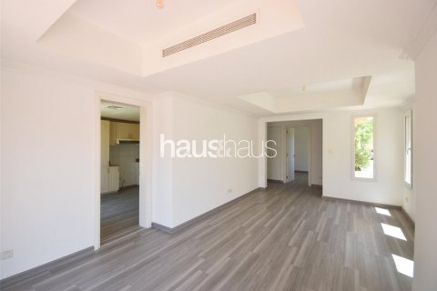 Villa i The Springs, Dubai, Emiratene 3 soverom, 210 kvm nr. 626697