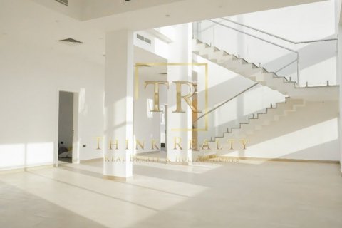 Villa asukohaga Jumeirah Park, Dubai, AÜE: 6 magamistoaga, 756 m² Nr 361509