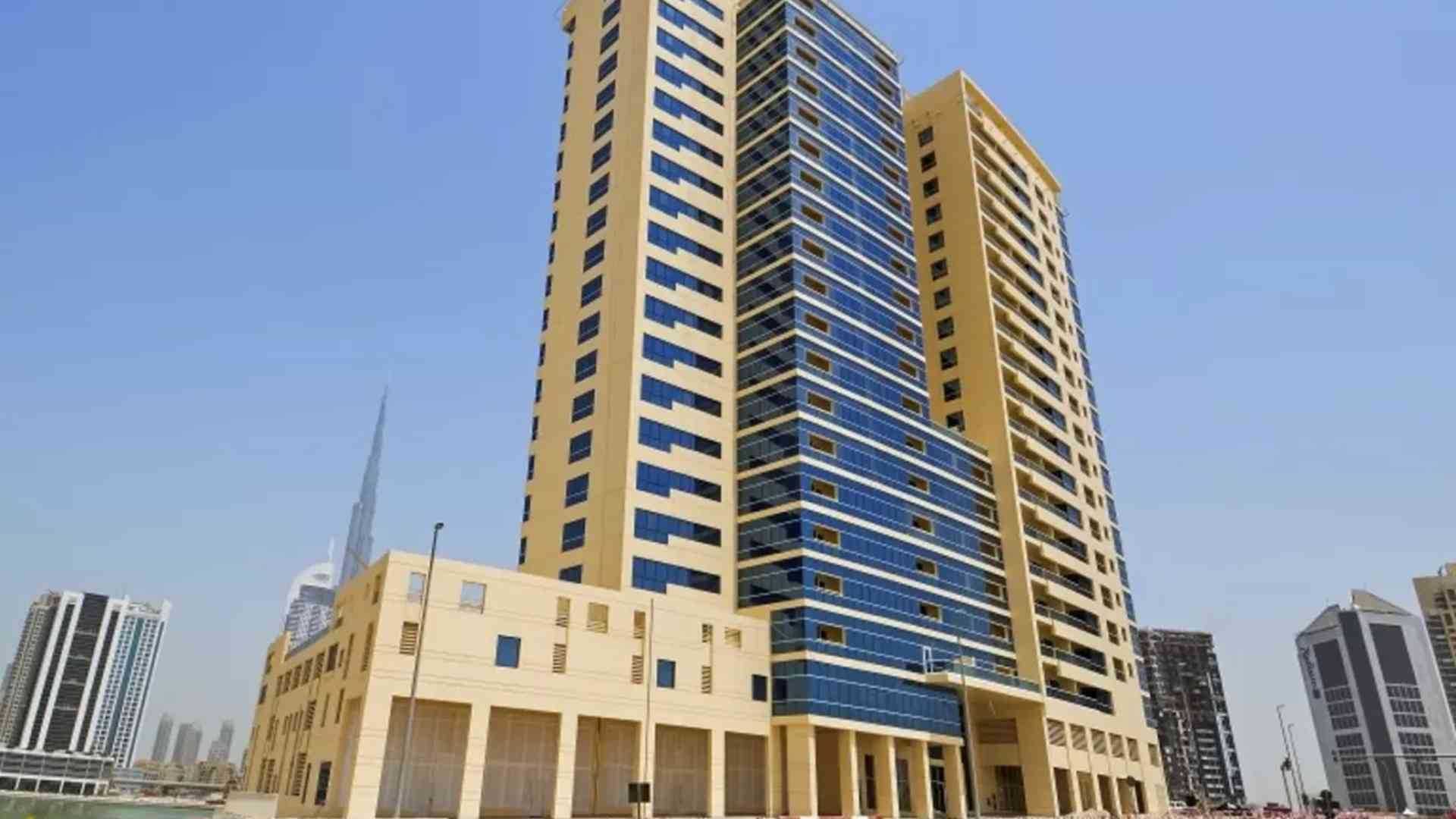 BINGHATTI CRESCENT