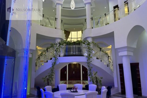 Villa in affitto a Emirates Hills, Dubai, EAU 7 camere da letto, 1723.7 mq. № 547936 - foto 2