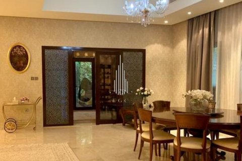 Villa asukohaga Al Salam Street, Abu Dhabi, AÜE: 4 magamistoaga, 492.4 m² Nr 451447