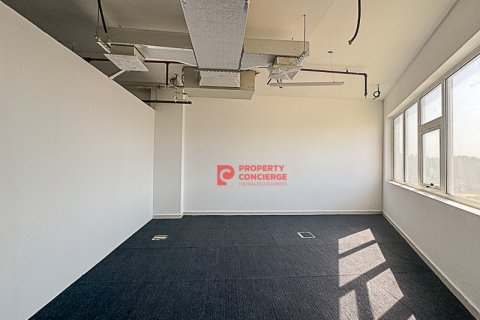 Üürile anda kontor asukohaga Dubai Investment Park, AÜE: 162 m² Nr 542176 - pilt 11