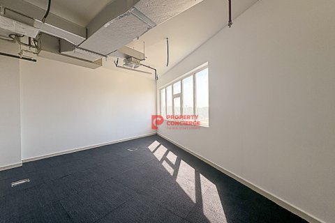 Üürile anda kontor asukohaga Dubai Investment Park, AÜE: 162 m² Nr 542176 - pilt 10