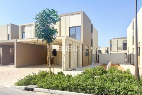 خانه شهری در Dubai Land، Dubai ، امارات متحده عربی 4 خوابه ، 216 متر مربع.  شماره 625679