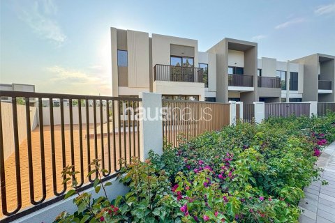 Városi lakóépület itt: Dubai Land, Dubai, EAE, 4 hálószoba, 214 m², azonosító: 625677 - fénykép 2