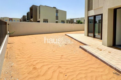 Városi lakóépület itt: Dubai Land, Dubai, EAE, 4 hálószoba, 214 m², azonosító: 625677 - fénykép 13