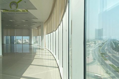 Bureau à louer à Ras Al Khaimah, EAU 185.8 m2 № 588815 - photo 8