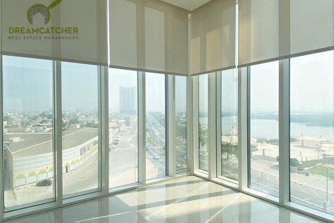 Bureau à louer à Ras Al Khaimah, EAU 185.8 m2 № 588815 - photo 12