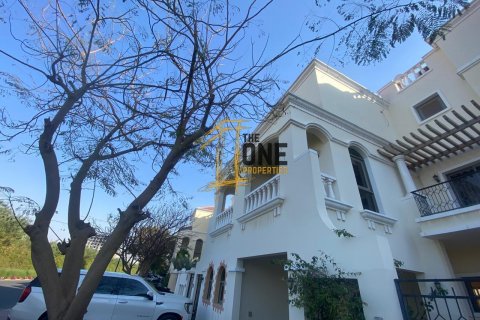 Villa en Al Hamra Village, Ras Al Khaimah, EAU 4 dormitorios, 249.9 m² № 584070