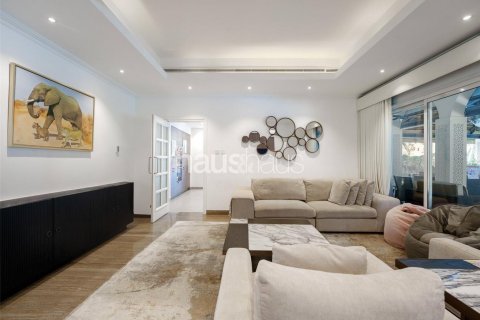Villa til salg i Dubai Investment Park, Dubai, UAE 6 soveværelser, 674 kvm № 625395 - foto 8