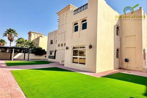 Villa itt: Al Hamra Village, Ras Al Khaimah, EAE, 5 hálószoba, 626.5 m², azonosító: 588436 - fénykép 21