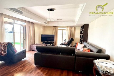 Villa itt: Al Hamra Village, Ras Al Khaimah, EAE, 5 hálószoba, 626.5 m², azonosító: 588436 - fénykép 18