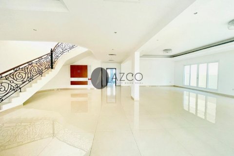 Villa zur Miete in Jumeirah, Dubai, VAE 4 Schlafzimmer, 371.6 m2 Nr. 438196 - Foto 2