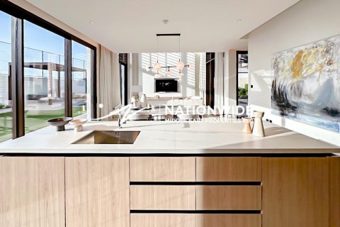 Villa sa Abu Dhabi, UAE 5 silid-tulugan, 537 sq.m. № 619408 - larawan 4
