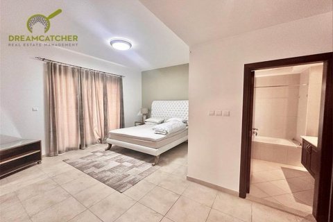 Al Hamra Village, Ras Al Khaimah, BAE’de kiralık villa 5 yatak odası, 982.5 m&sup2; No 588412 - fotoğraf 15