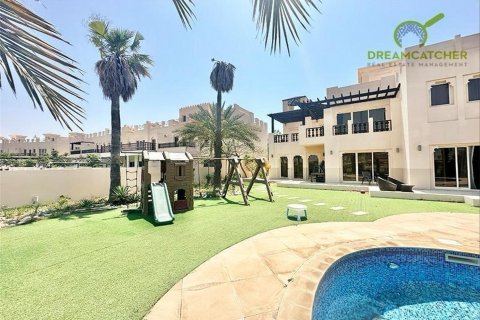 Al Hamra Village, Ras Al Khaimah, BAE’de kiralık villa 5 yatak odası, 982.5 m&sup2; No 588412 - fotoğraf 4