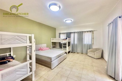 Al Hamra Village, Ras Al Khaimah, BAE’de kiralık villa 5 yatak odası, 982.5 m&sup2; No 588412 - fotoğraf 18