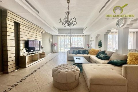 Al Hamra Village, Ras Al Khaimah, BAE’de kiralık villa 5 yatak odası, 982.5 m&sup2; No 588412 - fotoğraf 5