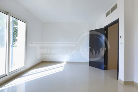 Vila u gradu Al Reef, Abu Dhabi, UAE 3 spavaće sobe, 225.2 m2 Br. 410434 - Slika 8