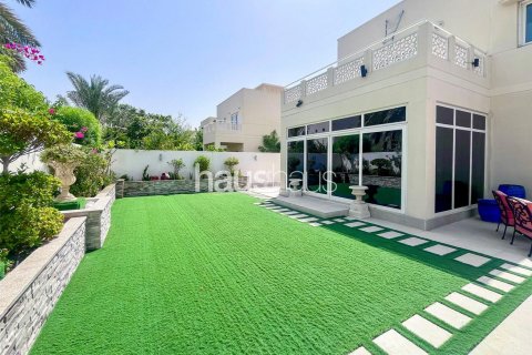 Vila u gradu Meadows, Dubai, UAE 4 spavaće sobe, 376 m2 Br. 626689