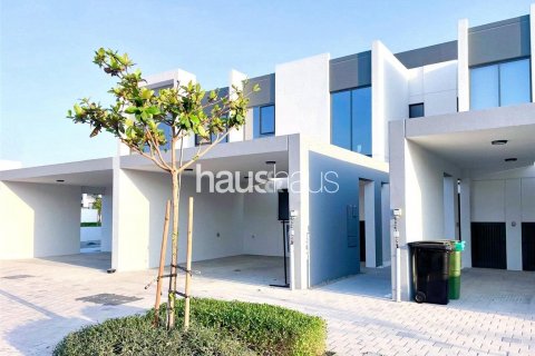 Villa a Dubai Land, Dubai, EAU 3 camere da letto, 161 mq. № 626758