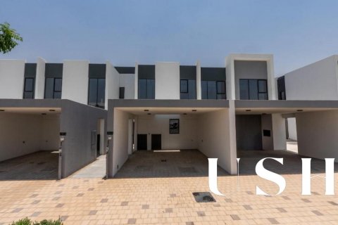 Adosado en Dubai Land, Dubai, EAU 3 dormitorios, 161 m² № 623706