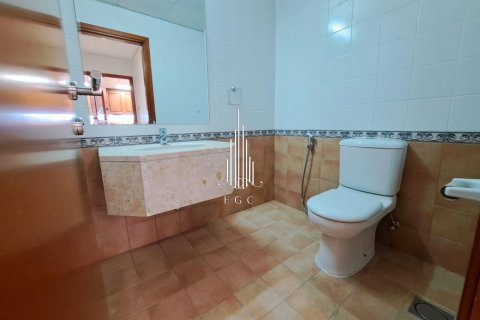 Apartment til leje i Tourist Club Area, Abu Dhabi, UAE 4 soveværelser, 291.9 kvm № 533243 - foto 18