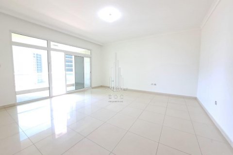 Apartment til leje i Tourist Club Area, Abu Dhabi, UAE 4 soveværelser, 291.9 kvm № 533243 - foto 15