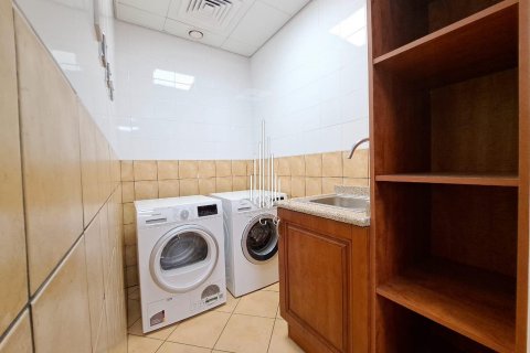 Apartment til leje i Tourist Club Area, Abu Dhabi, UAE 4 soveværelser, 291.9 kvm № 533243 - foto 21