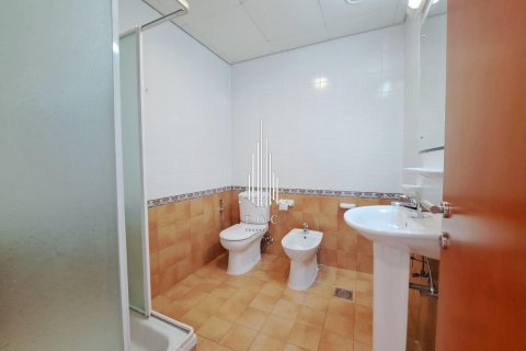 Apartment til leje i Tourist Club Area, Abu Dhabi, UAE 4 soveværelser, 291.9 kvm № 533243 - foto 11