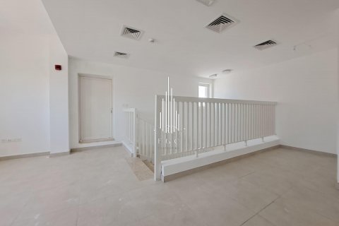 Villa itt: Airport Road, Abu Dhabi, EAE, 3 hálószoba, 236.4 m², azonosító: 533244 - fénykép 12