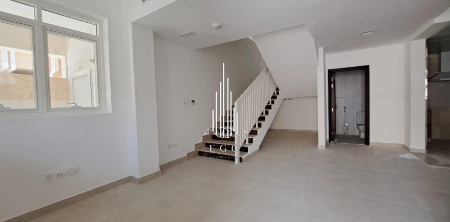 Villa itt: Airport Road, Abu Dhabi, EAE, 3 hálószoba, 236.4 m², azonosító: 533244