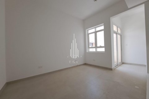 Villa itt: Airport Road, Abu Dhabi, EAE, 3 hálószoba, 236.4 m², azonosító: 533244 - fénykép 8