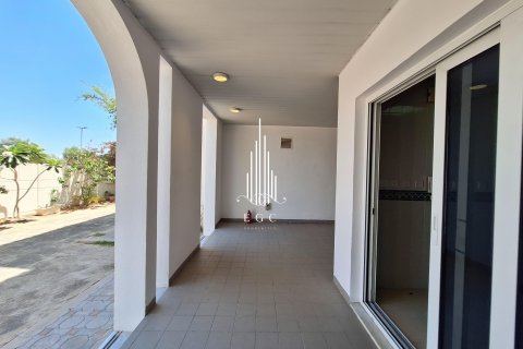 Villa in Abu Dhabi, UAE 7 bedrooms, 696.8 sq.m. № 499985 - photo 15