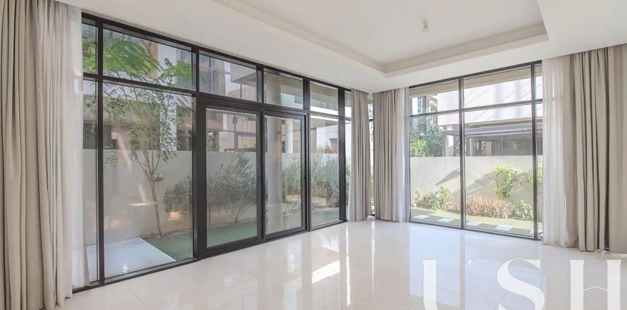 Rumah bandar di DAMAC Hills (Akoya by DAMAC), Dubai, UAE 3 bilik tidur, 257 meter persegi № 621043