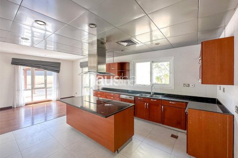 Willa do wynajęcia w Meadows, Dubai, ZEA 5 sypialnie, 540 mkw., nr 626954 - zdjęcie 2