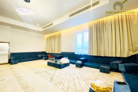 Shtëpi në qytet në Al Hamra Village, Ras Al Khaimah, Emiratet e Bashkuara Arabe 5 dhoma gjumi, 418.1 m2. № 409307 - Foto 9