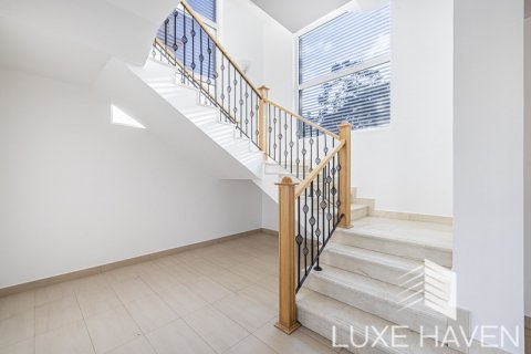Villa para arrendamento em Jumeirah Park, Dubai, EAU 4 quartos, 385.92 m2 № 413592 - foto 3