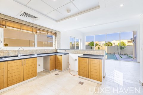 Villa para arrendamento em Jumeirah Park, Dubai, EAU 4 quartos, 385.92 m2 № 413592 - foto 7