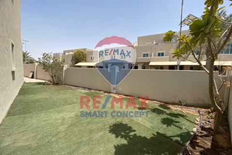 Villa em Al Reef, Abu Dhabi, EAU 4 quartos, 180.2 m2 № 580475